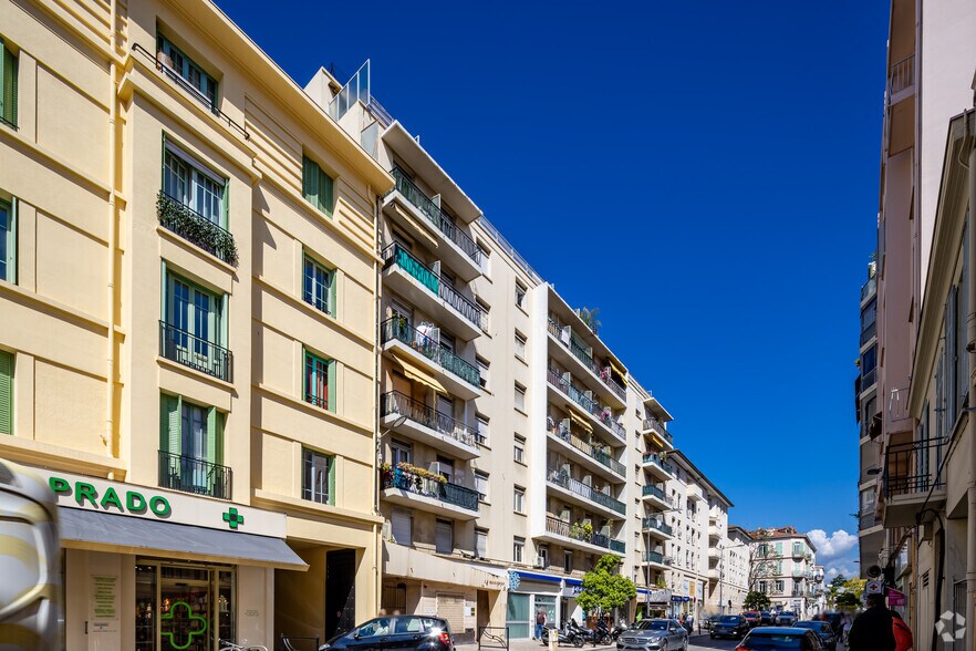 75 Boulevard De La République, Cannes à vendre - Photo principale – Image 1 sur 6