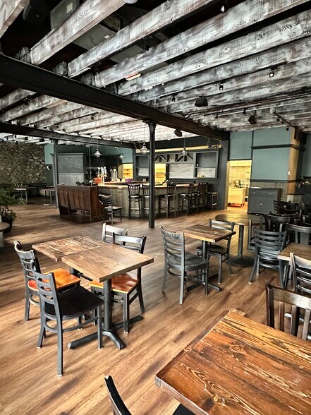 4266 Main St, Philadelphia, PA à louer - Photo intérieure – Image 2 sur 6