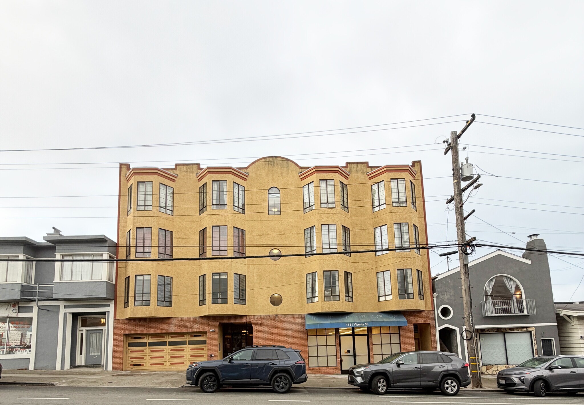 1121 Vicente St, San Francisco, CA à louer Photo de l’immeuble– Image 1 sur 10