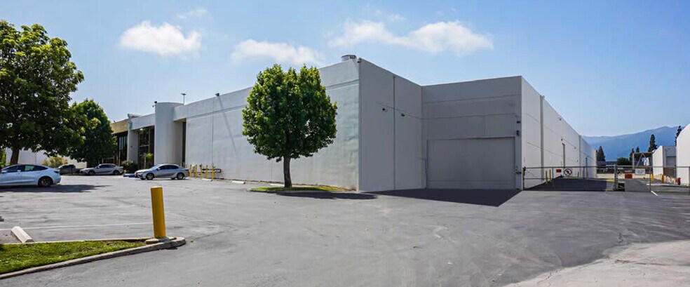 1230 Railroad St, Corona, CA à vendre - Photo de l’immeuble – Image 3 sur 6