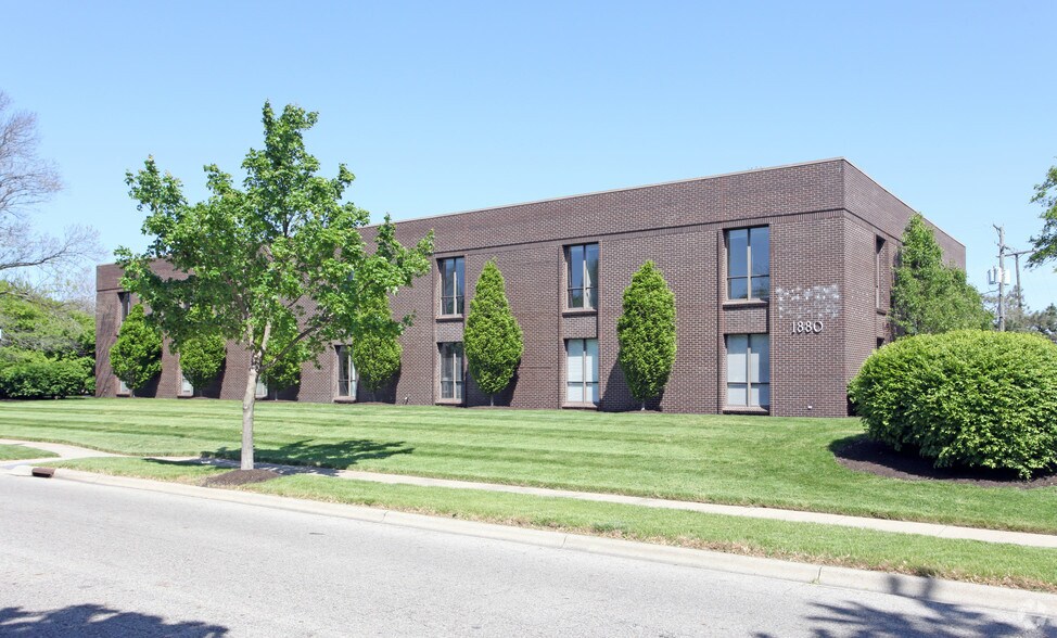 1880 Mackenzie Dr, Columbus, OH à louer - Photo principale – Image 1 sur 6