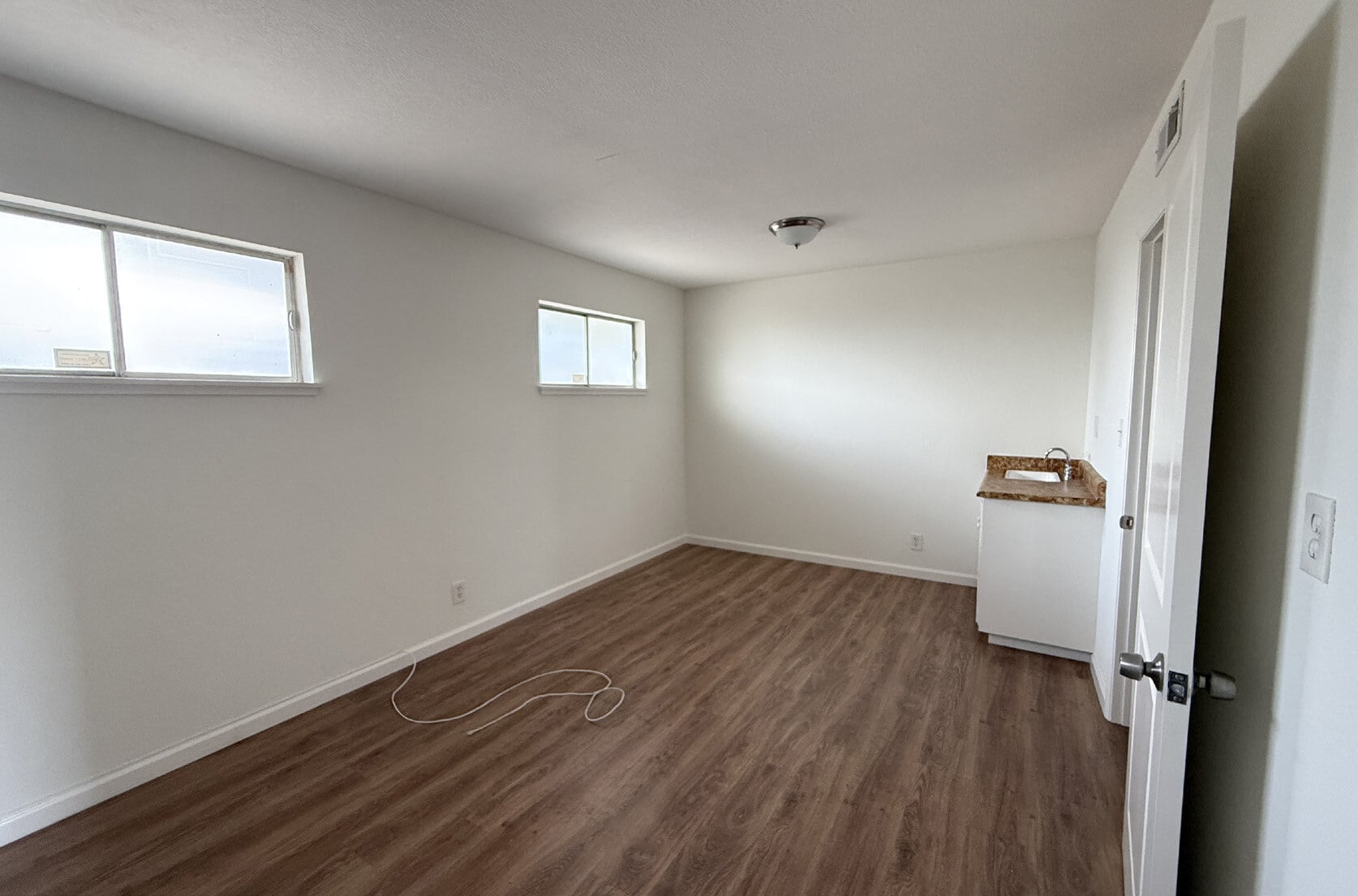 6045-6047 Hazel Ave, Orangevale, CA à louer Photo intérieure– Image 1 sur 2