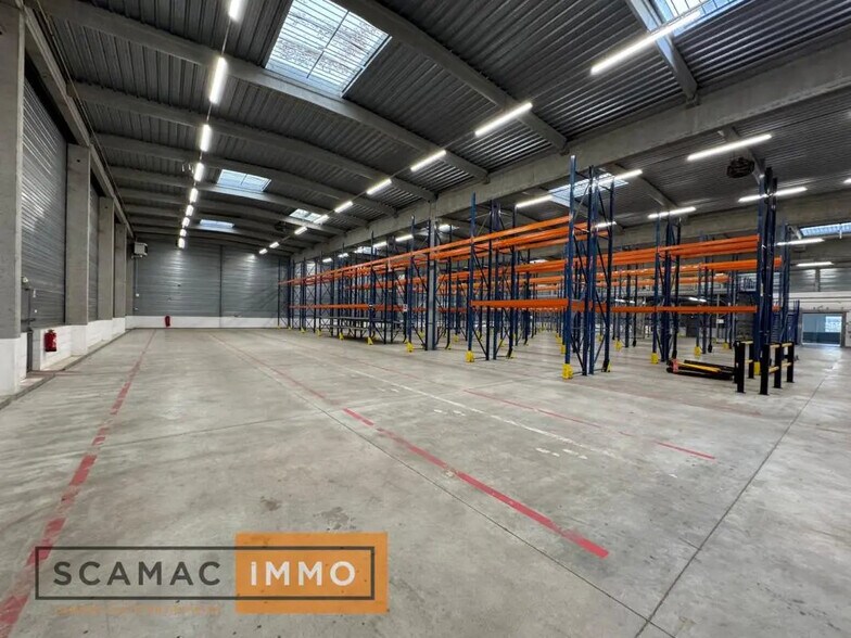 Local d’activités dans Lisses à louer - Photo intérieure – Image 2 sur 6