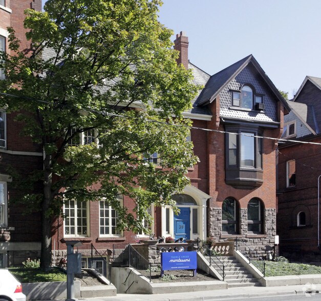 39 Spadina Rd, Toronto, ON à vendre - Photo de l’immeuble – Image 2 sur 2