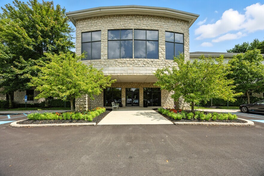 6805 Avery-Muirfield Dr, Dublin, OH à louer - Photo de l’immeuble – Image 3 sur 14