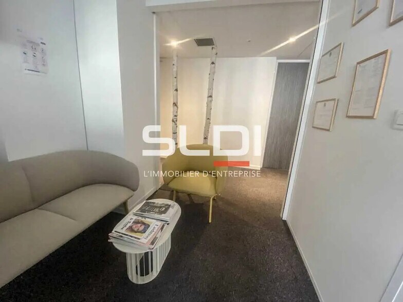 Bureau dans Lyon à louer - Photo de l’immeuble – Image 3 sur 6