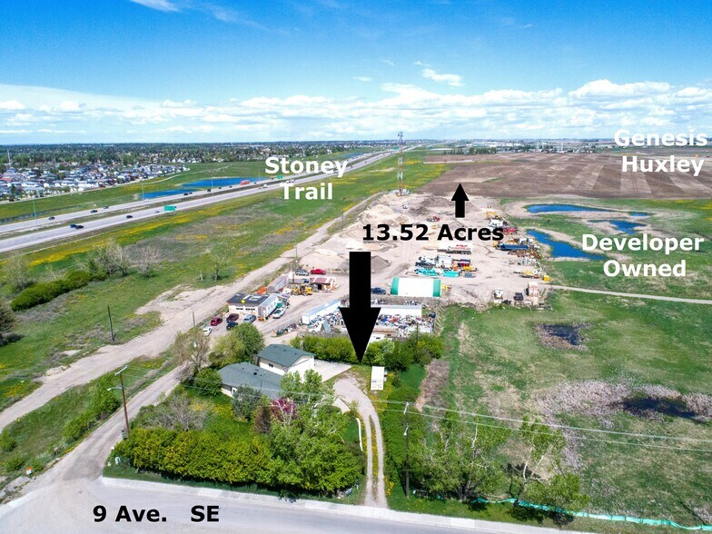 8080 Av 9, Calgary, AB à vendre - Aérien – Image 3 sur 14