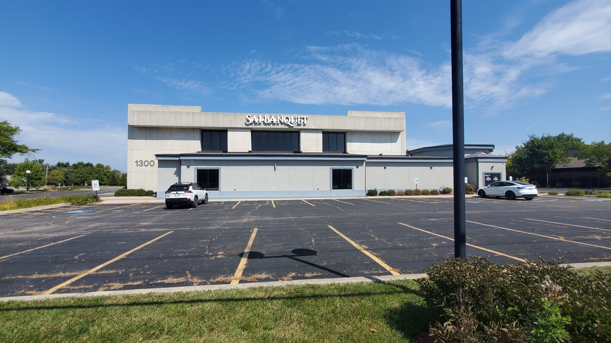 1300 E Irving Park Rd, Streamwood, IL à vendre Photo de l’immeuble– Image 1 sur 31