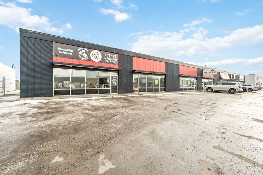 5809 Gateway Blvd NW, Edmonton, AB à louer - Photo de l’immeuble – Image 2 sur 6
