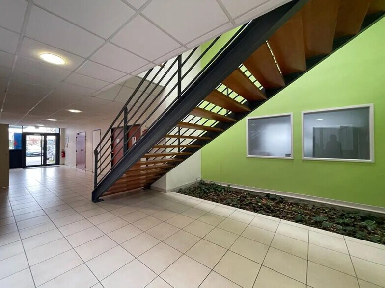 Bureau dans Cornebarrieu à vendre - Photo de l’immeuble – Image 2 sur 5
