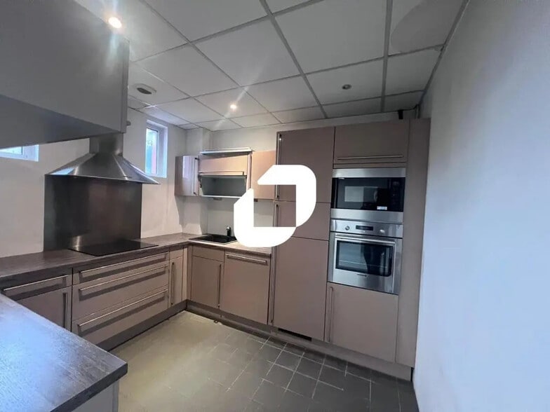 22 Rue Albert Einstein, Champs-sur-Marne à louer - Photo intérieure – Image 3 sur 7