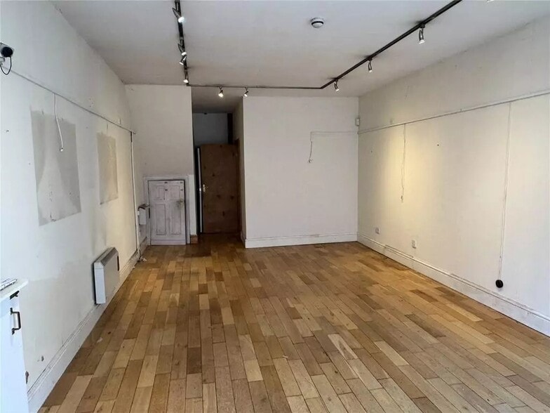 54 Lee Ln, Bolton à louer - Photo intérieure – Image 3 sur 4