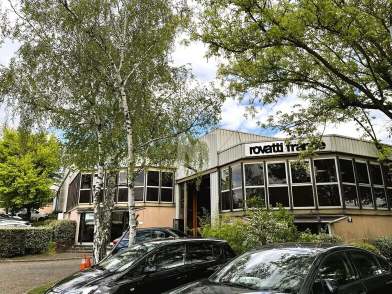 Local d’activités dans Palaiseau à louer - Photo de l’immeuble – Image 2 sur 10
