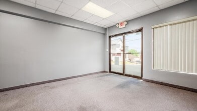 927 Wheeling Ave, Cambridge, OH à vendre Photo intérieure– Image 2 sur 8