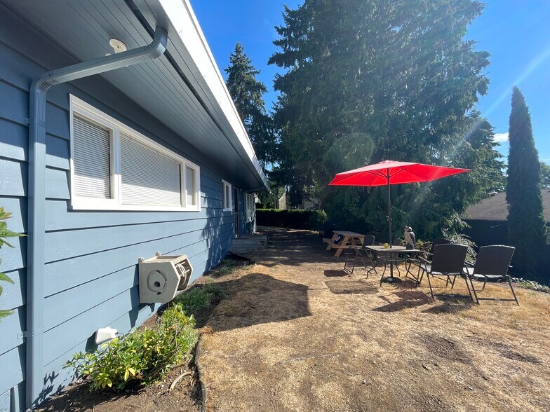 4030 Factoria Blvd SE, Bellevue, WA à vendre - Photo de l’immeuble – Image 2 sur 3
