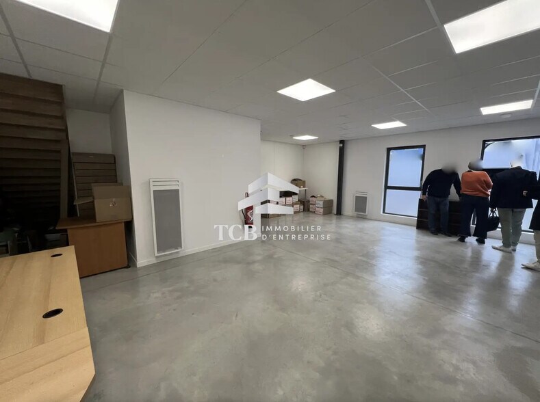 Bureau dans Saint-Herblain à vendre - Photo de l’immeuble – Image 2 sur 8