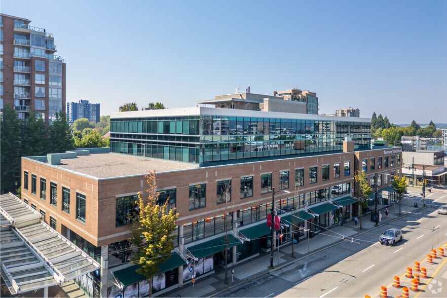 1580-1598 W Broadway, Vancouver, BC à louer - Photo de l’immeuble – Image 2 sur 3