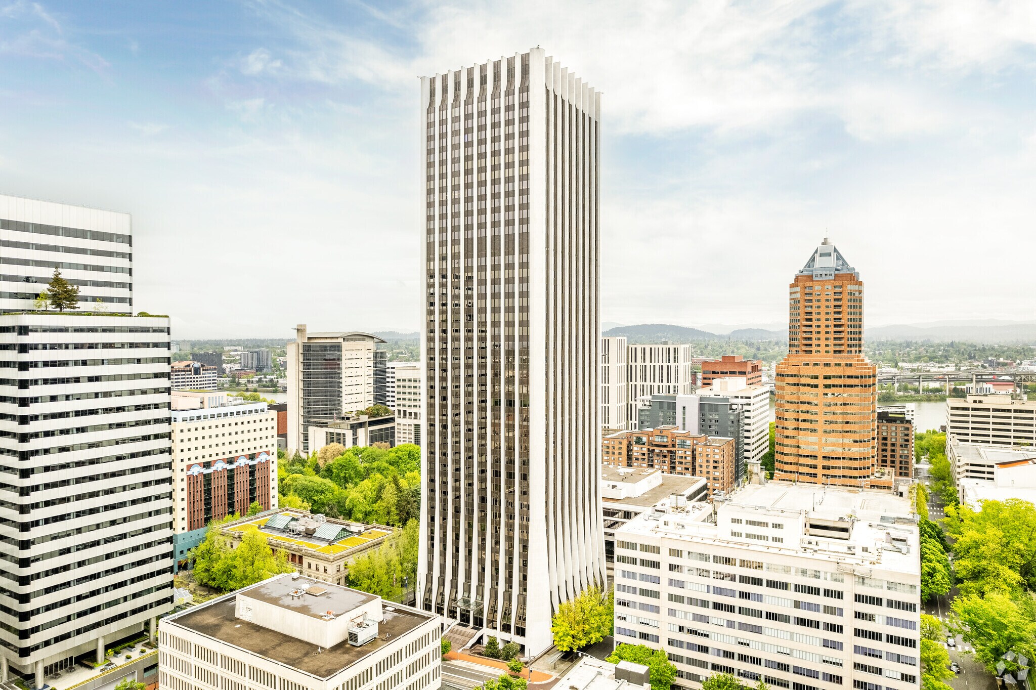 1300 SW Fifth Ave, Portland, OR à louer Photo principale– Image 1 sur 20