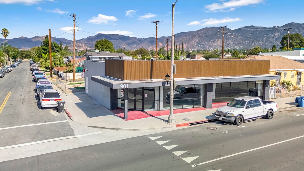 901 N Maclay Ave, San Fernando, CA à vendre - Photo de l’immeuble – Image 2 sur 24