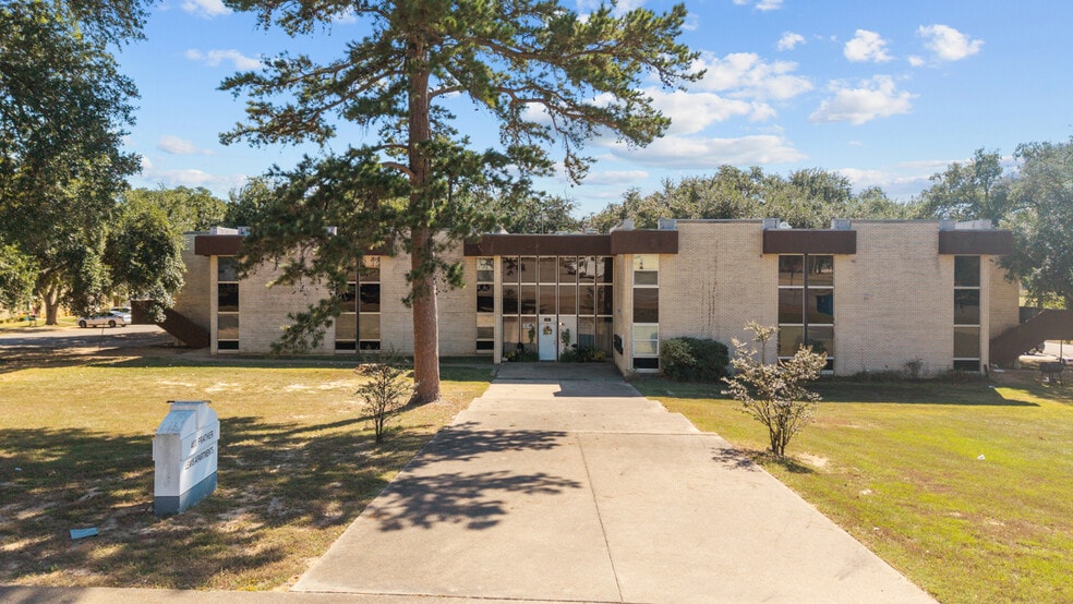 400 Prather St, Jacksonville, TX à vendre - Photo principale – Image 1 sur 1