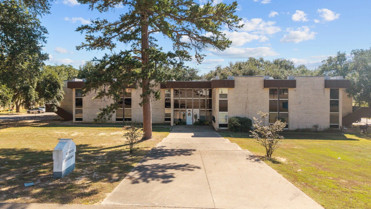 400 Prather St, Jacksonville, TX à vendre Photo principale– Image 1 sur 2