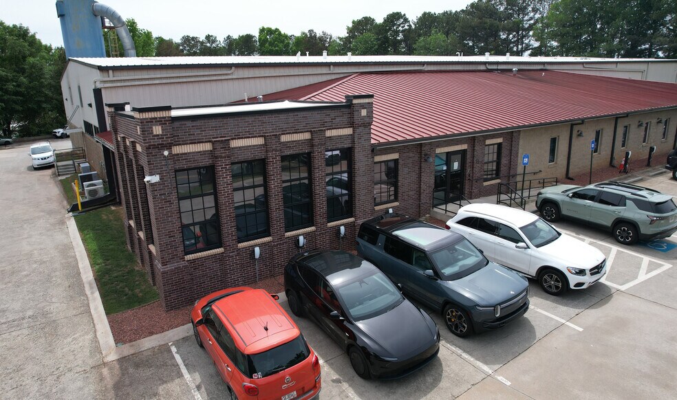 850 Univeter Rd, Canton, GA à louer - Photo de l’immeuble – Image 3 sur 4