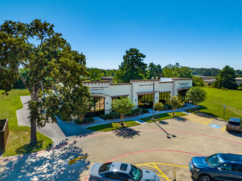 827 Magnolia Blvd, Magnolia, TX à louer - Photo de l’immeuble – Image 3 sur 6