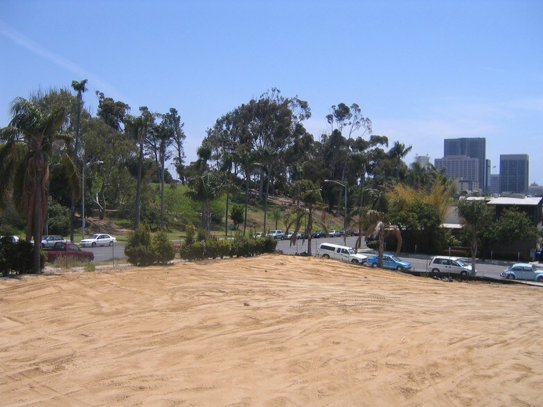 526 E Grape St, San Diego, CA à louer - Photo de l’immeuble – Image 2 sur 10