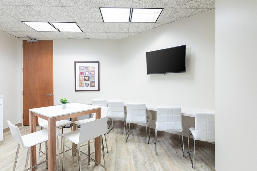 10866 Wilshire Blvd, Los Angeles, CA à louer - Photo intérieure – Image 3 sur 41
