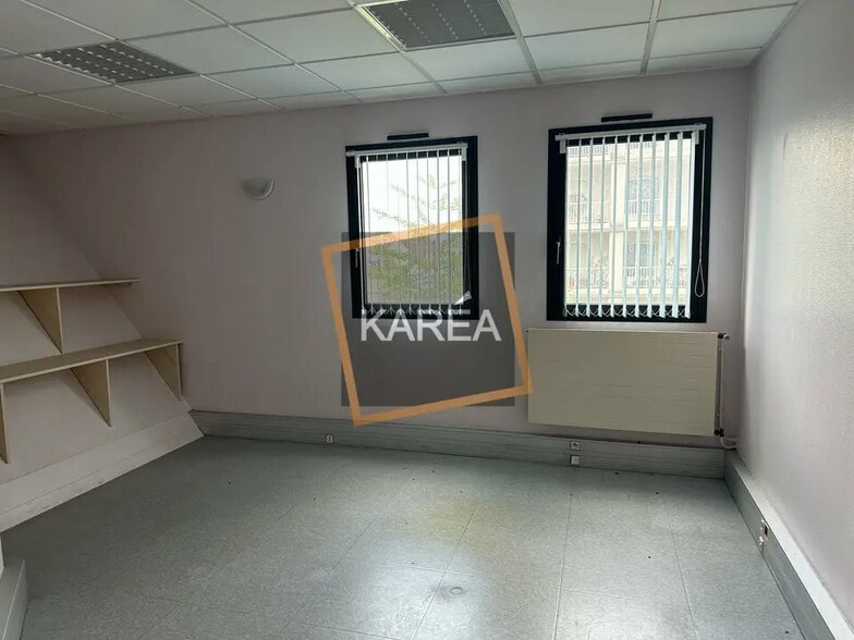 Bureau dans Mareuil-lès-Meaux à vendre - Photo de l’immeuble – Image 3 sur 7