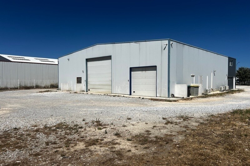 Local d'activités dans Rivesaltes à vendre - Photo de l’immeuble – Image 3 sur 12