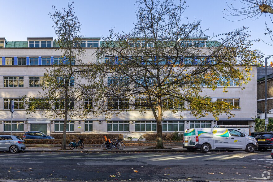 27 Hammersmith Grove, Londres à louer - Photo de l’immeuble – Image 3 sur 19