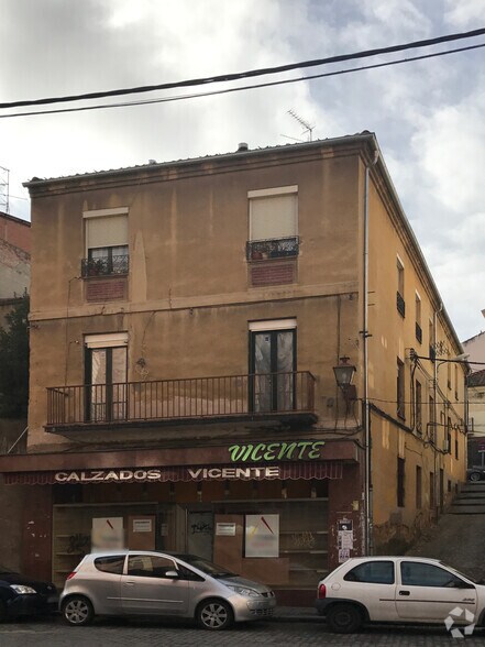 Immeuble residentiel dans Segovia, Segovia à vendre - Photo principale – Image 1 sur 1