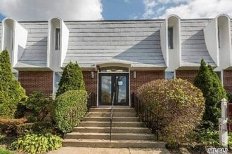 103 Cooper St, Babylon, NY à louer Photo de l’immeuble– Image 1 sur 9