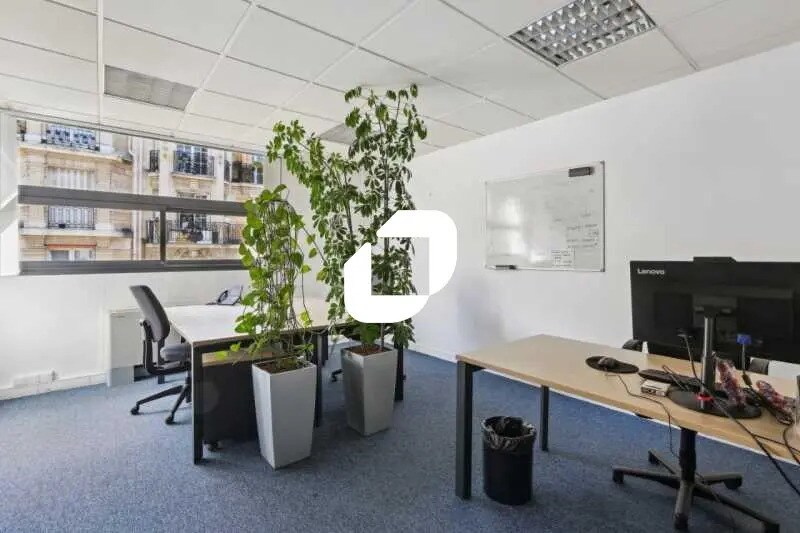 3 Square Desaix, Paris à louer - Photo de l’immeuble – Image 2 sur 8