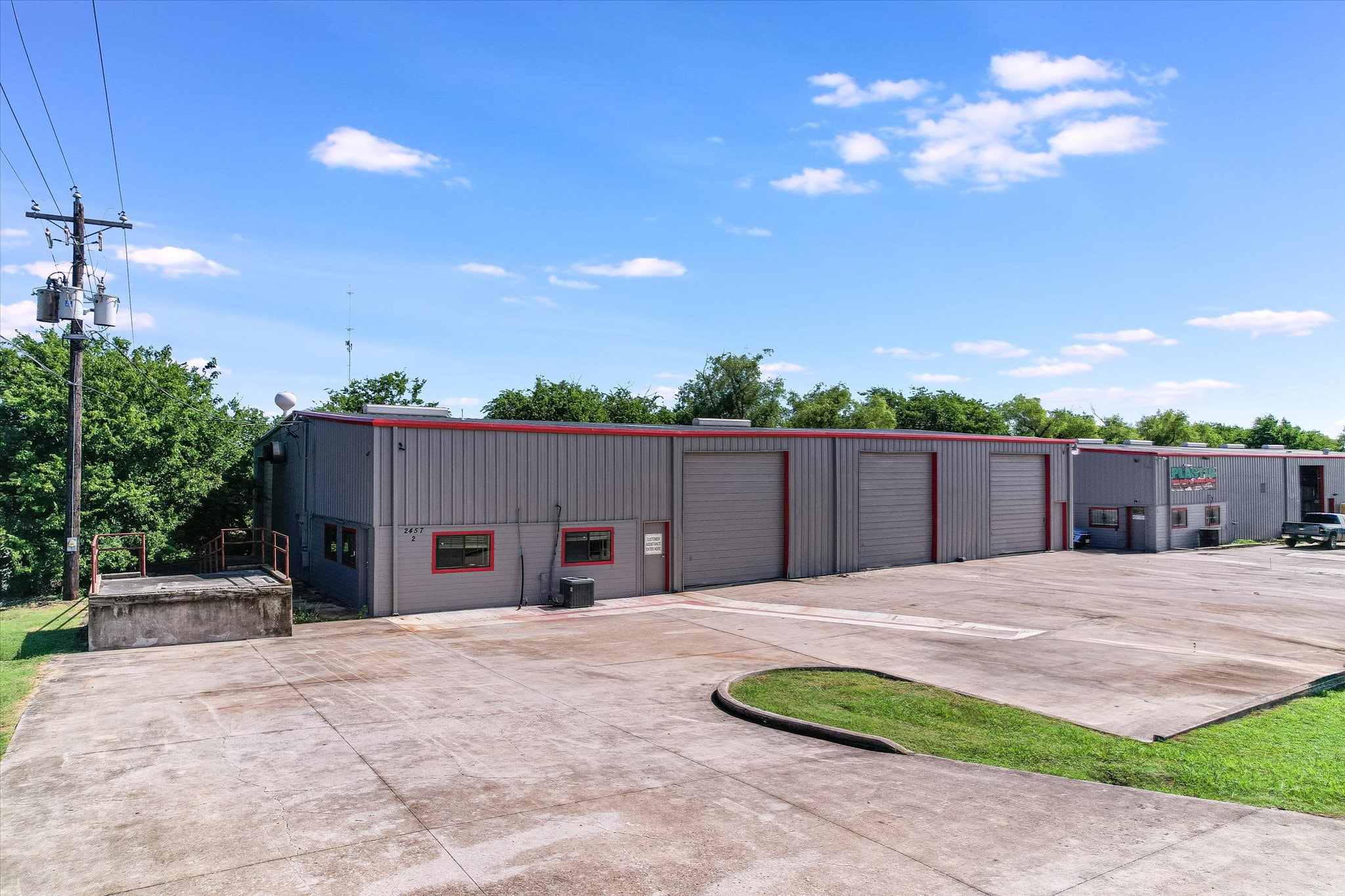 2457 Interstate Park Dr, Buda, TX à louer Photo de l’immeuble– Image 1 sur 3