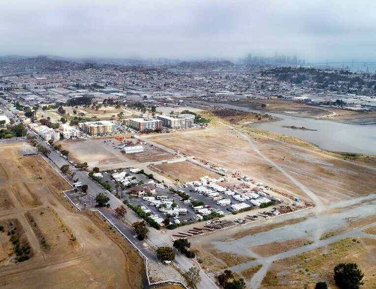 955 Egbert Ave, San Francisco, CA à louer - Photo de l’immeuble – Image 2 sur 2