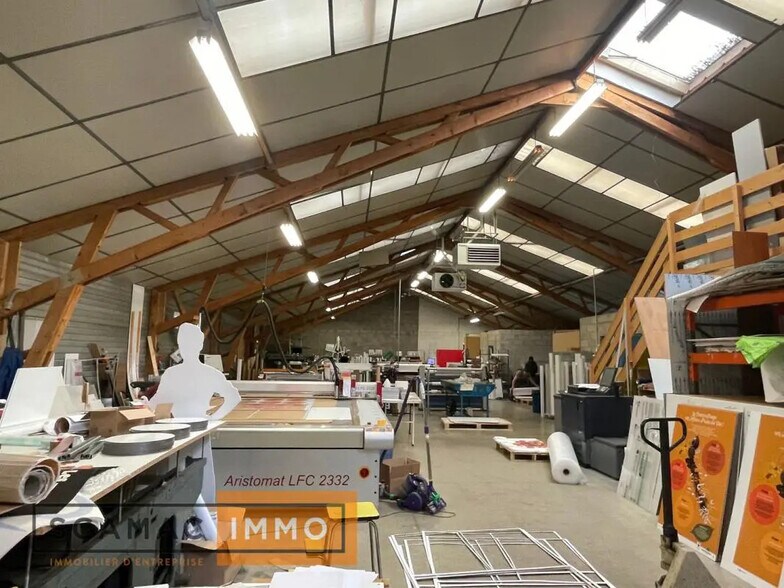 Local d'activités dans Savigny-le-Temple à vendre - Photo intérieure – Image 3 sur 5