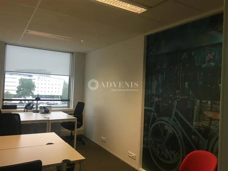 Espace de coworking dans Montigny-le-Bretonneux à louer - Photo de l’immeuble – Image 3 sur 8