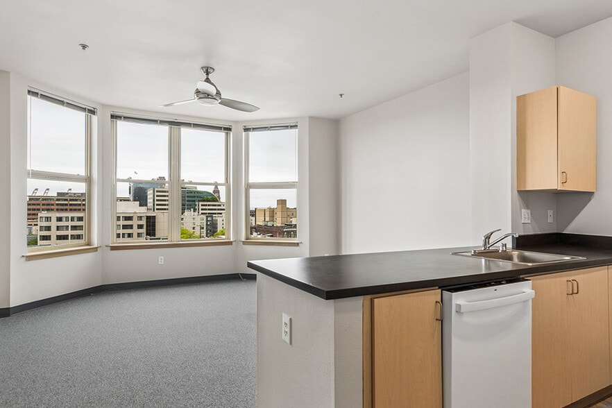 705 S Weller St, Seattle, WA à vendre - Photo intérieure – Image 3 sur 9