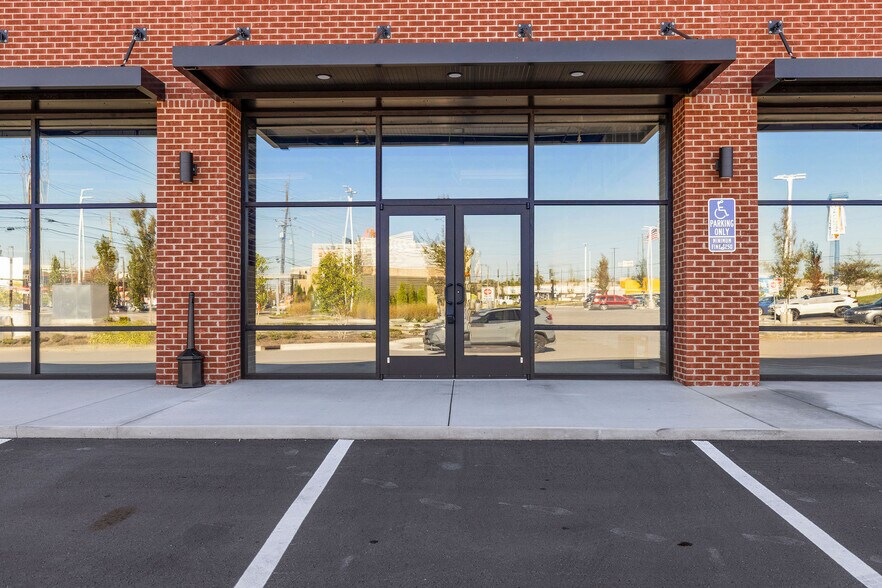 1717-1719 Gallatin Rd, Madison, TN à louer - Photo de l’immeuble – Image 2 sur 24