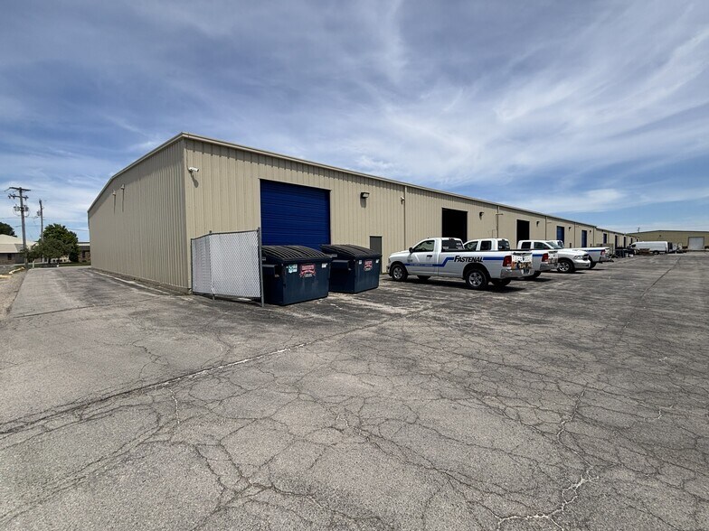 1101-1119 Ashwaubenon St, Green Bay, WI à louer - Photo de l’immeuble – Image 1 sur 4