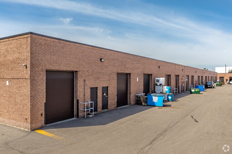 19 Kenview Blvd, Brampton, ON à vendre - Photo de l’immeuble – Image 2 sur 2