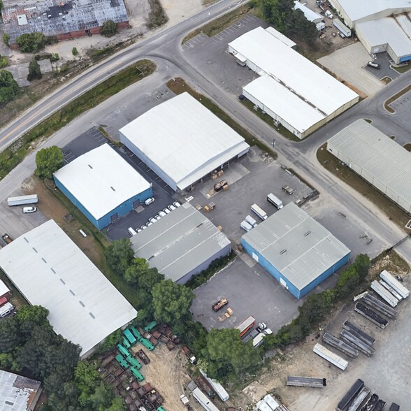 2011 Factory Ln, Petersburg, VA à louer - Photo de l’immeuble – Image 3 sur 5