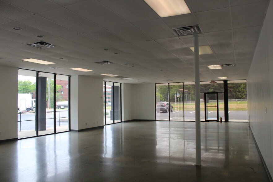 6889 Peachtree Industrial Blvd, Peachtree Corners, GA à louer - Photo intérieure – Image 3 sur 8
