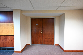6120 Parkland Blvd, Mayfield Heights, OH à louer Photo intérieure– Image 1 sur 13