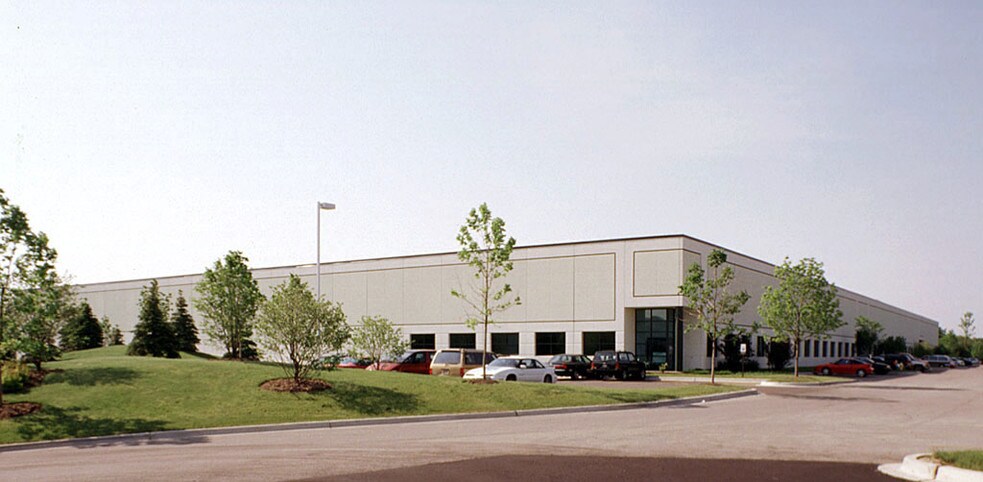 700-740 Corporate Woods Pky, Vernon Hills, IL à louer - Photo de l’immeuble – Image 3 sur 7