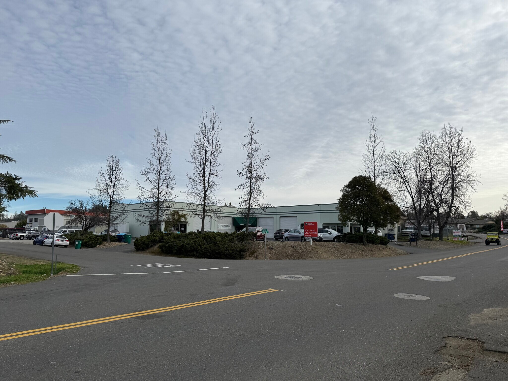 6101 Enterprise Dr, Diamond Springs, CA à louer Photo principale– Image 1 sur 6