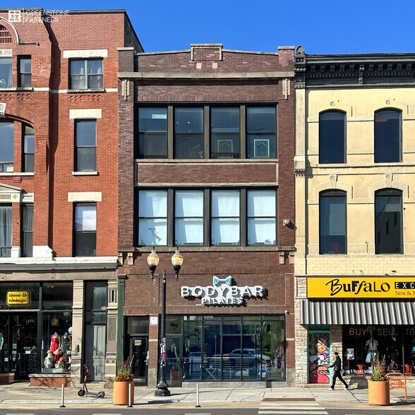 1474 N Milwaukee Ave, Chicago, IL à vendre - Photo de l’immeuble – Image 1 sur 9