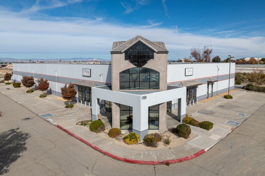 1759 W Avenue J12, Lancaster, CA à louer - Photo de l’immeuble – Image 3 sur 55